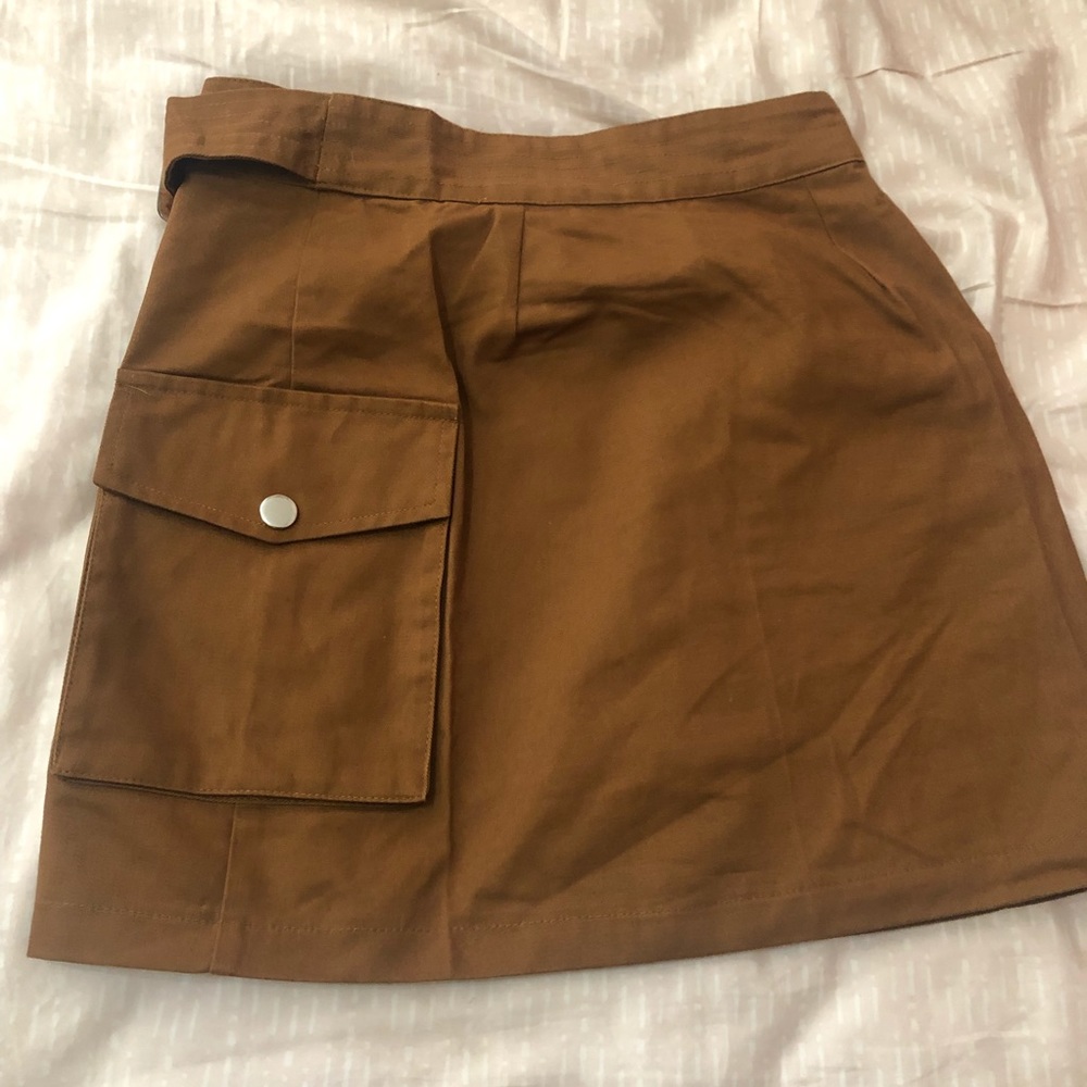 NASTY GAL- NEW WITH TAGS- brown cargo skirt - Picture 7 of 8